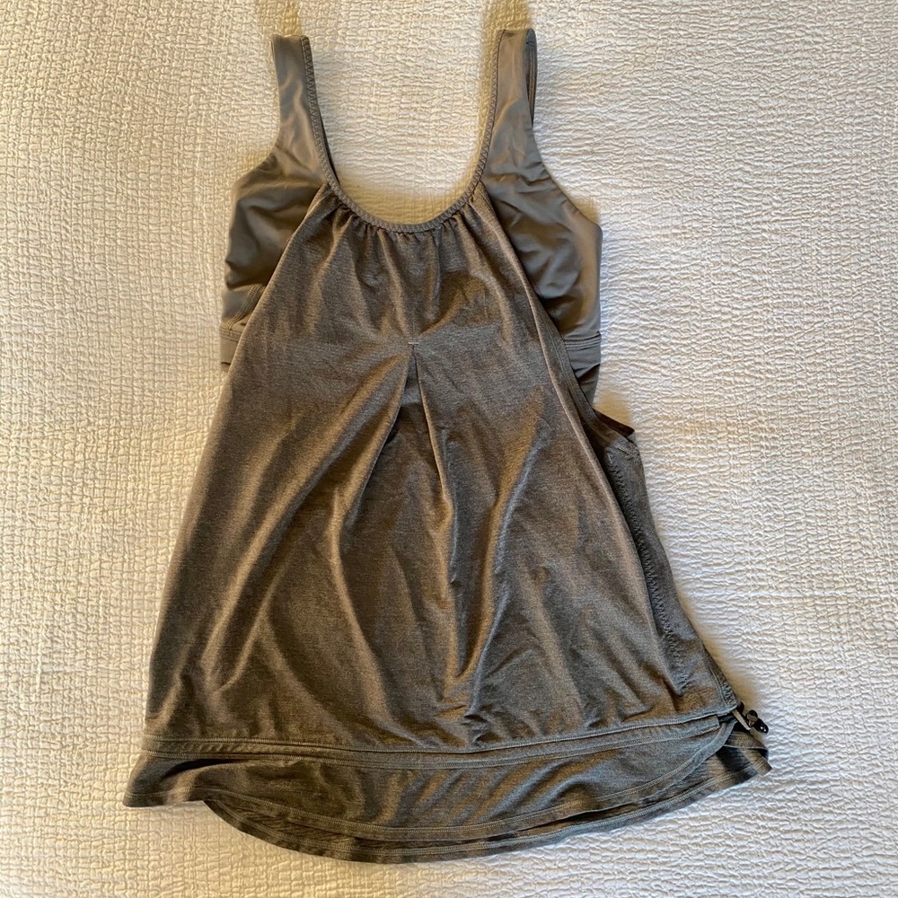 Lululemon tank with built in shelf bra